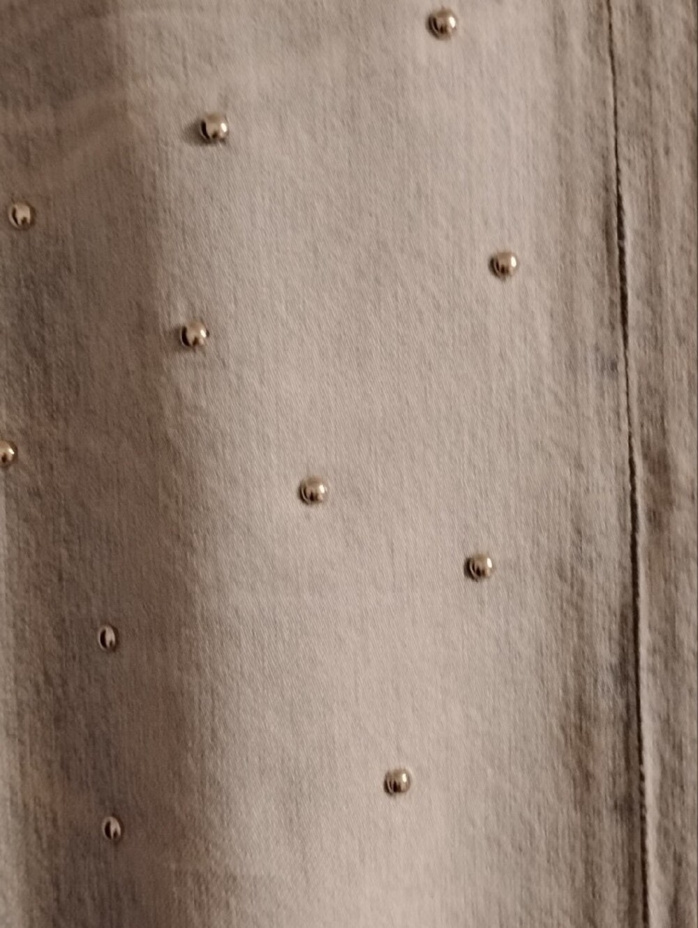 Citizens Of Humanity Light Gray Studded Boyfriend Jeans with Knee Distress - Picture 5 of 5